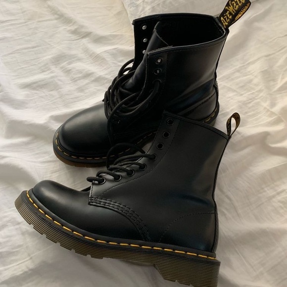 Dr Marten 1460 Combat Boot - Picture 2 of 5